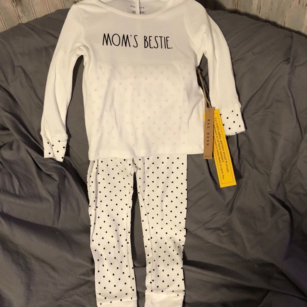 Rae Dunn Child Outfit - MOM'S BESTIE (size 5)